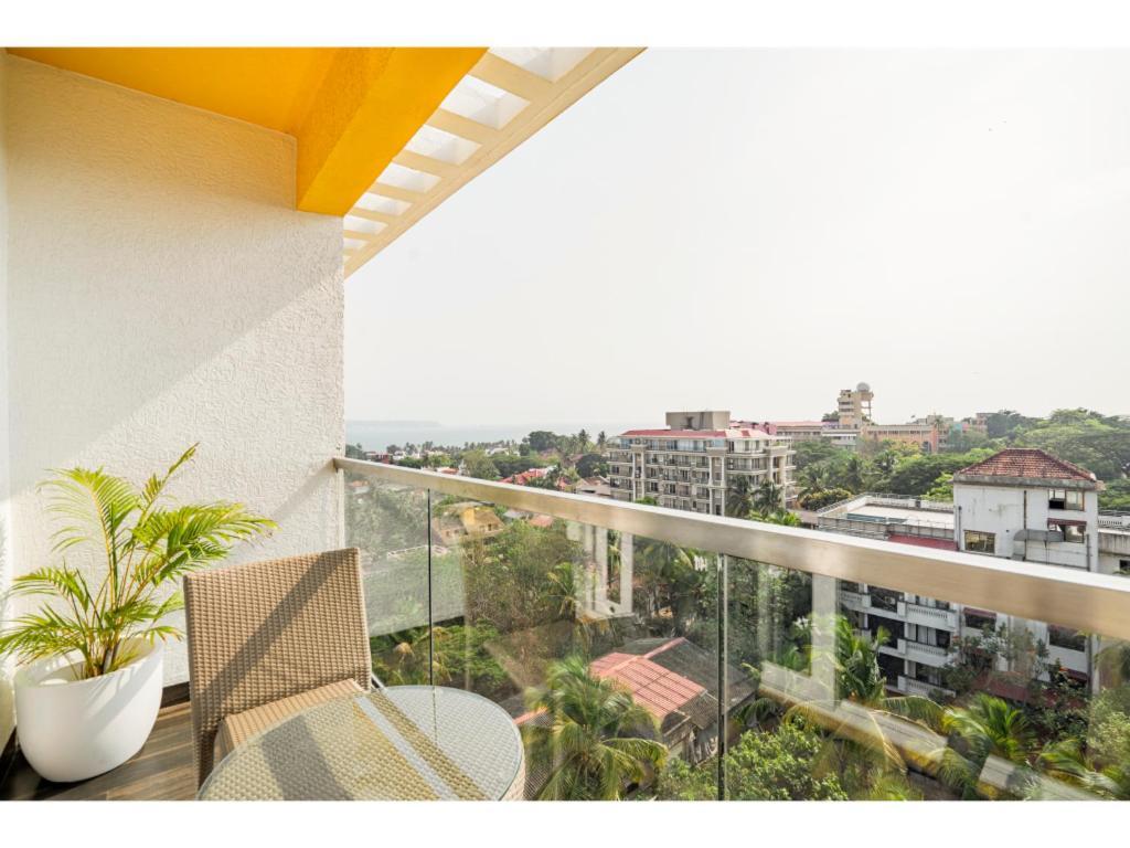 Bloom Hotel - Dona Paula Панаджи Стая снимка