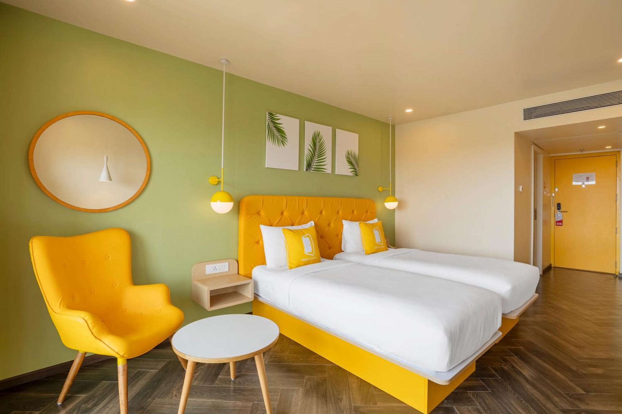 Bloom Hotel - Dona Paula Панаджи Стая снимка