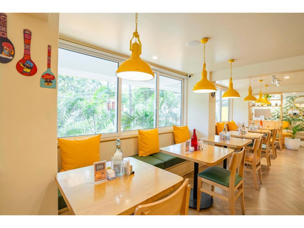 Bloom Hotel - Dona Paula Панаджи Екстериор снимка