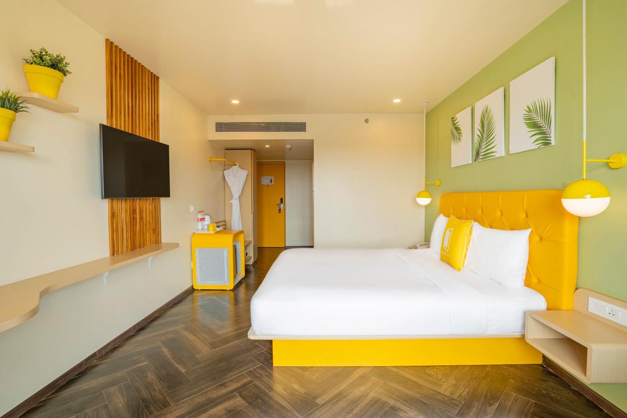 Bloom Hotel - Dona Paula Панаджи Стая снимка