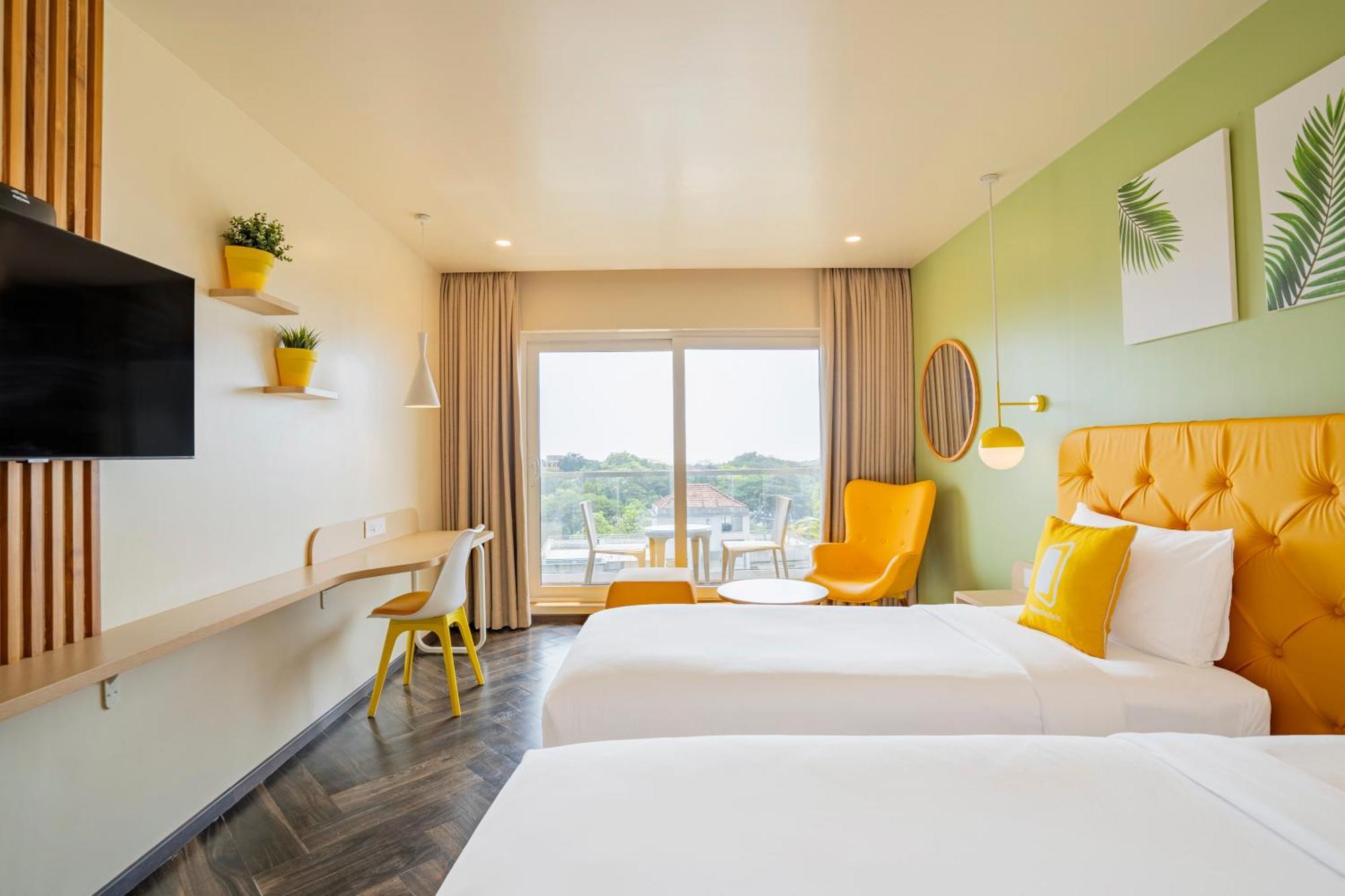 Bloom Hotel - Dona Paula Панаджи Стая снимка