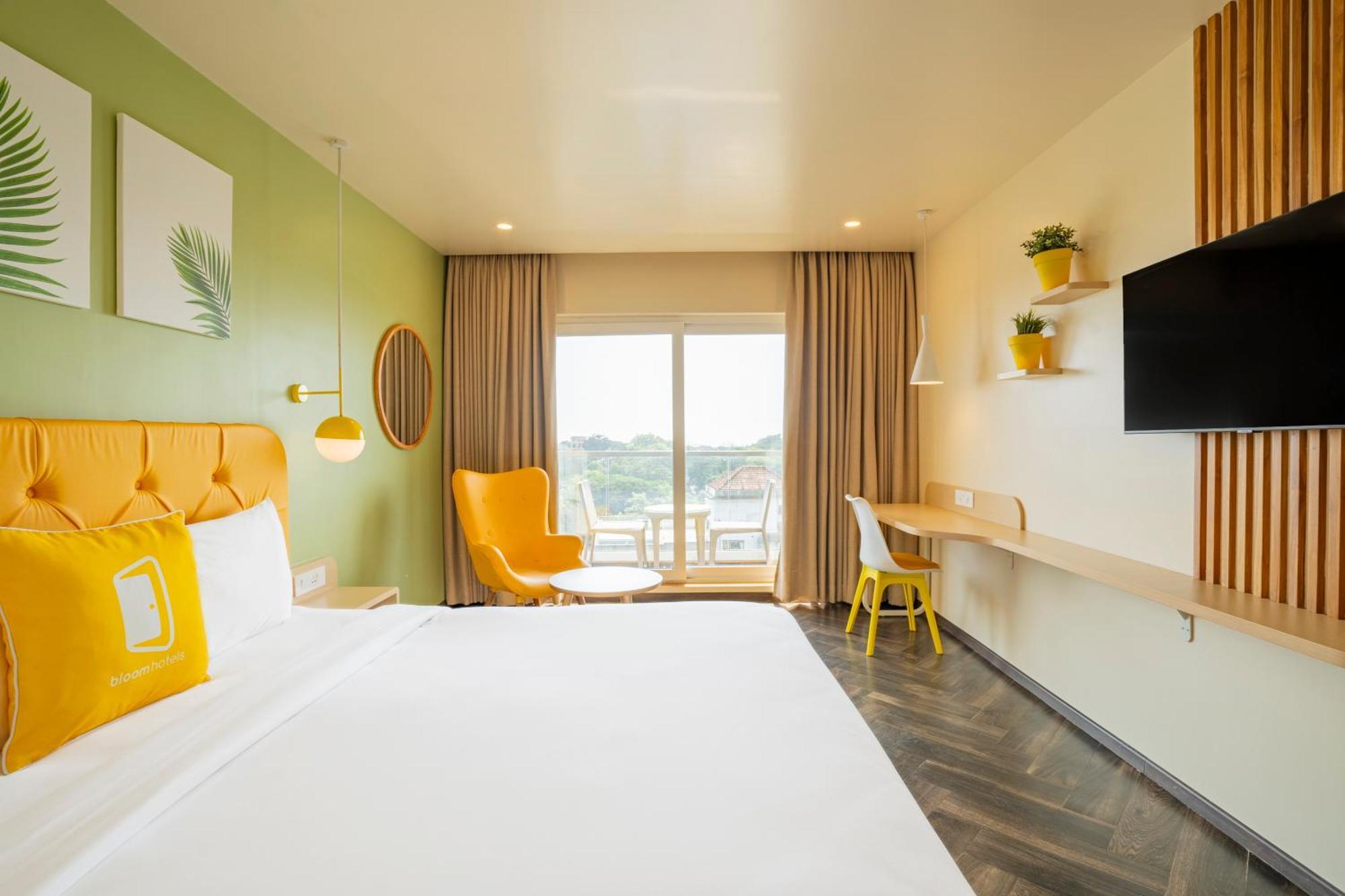 Bloom Hotel - Dona Paula Панаджи Стая снимка